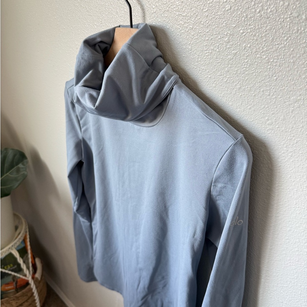 ALO Yoga Light Blue-Grey Turtleneck Top - Picture 3 of 5